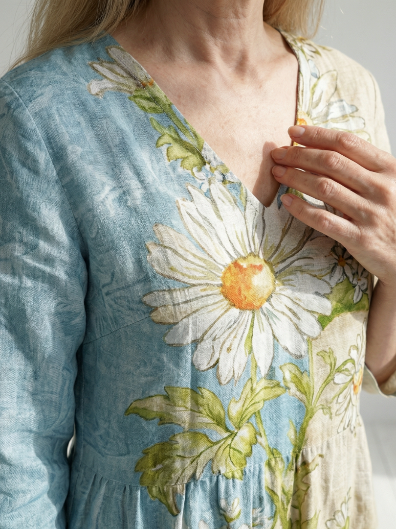 Kinsley | Light Daisy Midi Dress